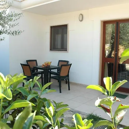 Ulivo Mit Pool Und Privatstrand