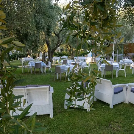 Ulivo Mit Pool Und Privatstrand *