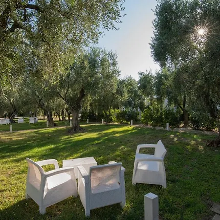 Ulivo Mit Pool Und Privatstrand Mattinata