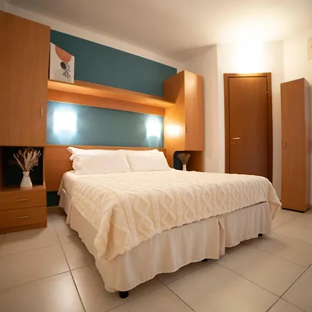 Ulivo Mit Pool Und Privatstrand Mattinata